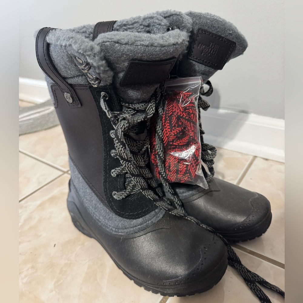 Women’s Winter Boots - Gray and Black